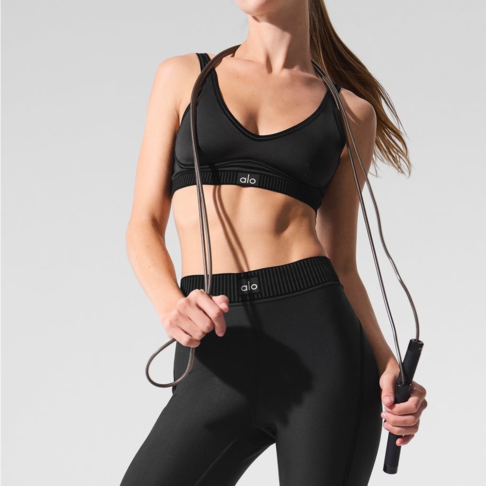 ALO Airlift Line Up bra size M & Airlift High Waist 7/8 Line Up leggings size S